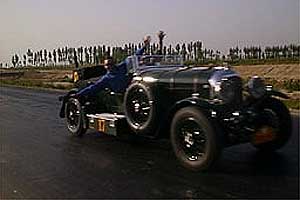 American William Binnie gives the locals a show in 
his 1928 Bentley.